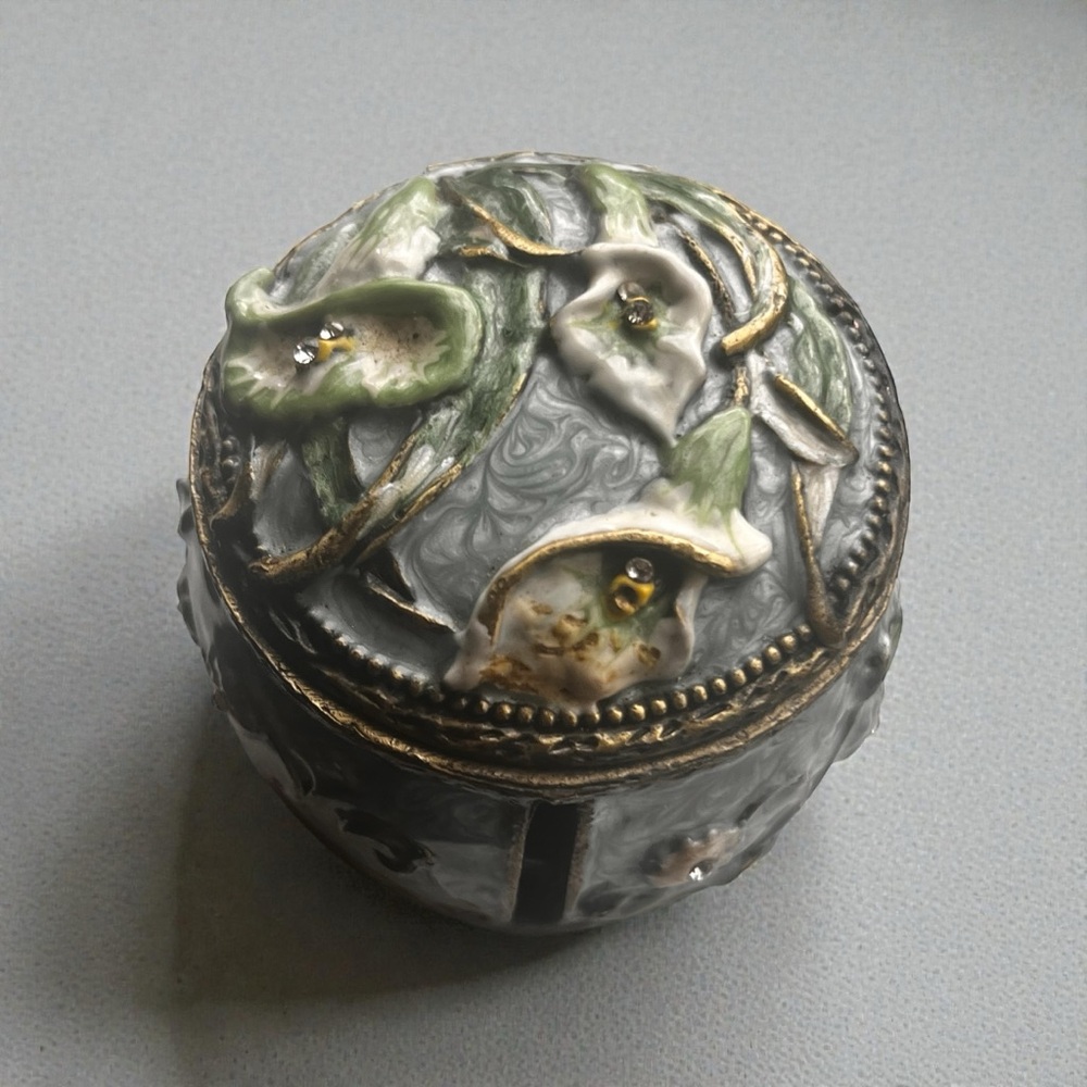 Vintage Art Nouveau Style Floral Trinket Box / Coin Bank – Enamel & Gilded Metal